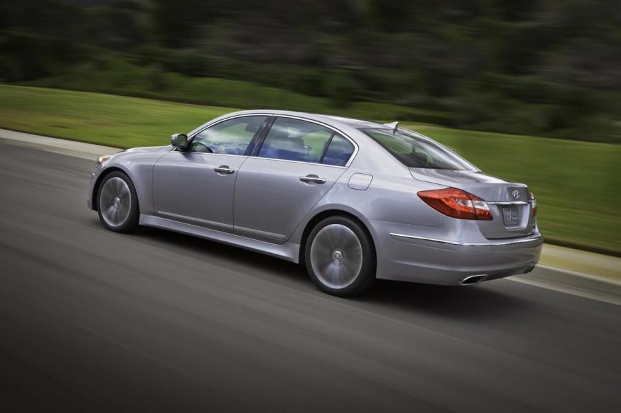  Hyundai Genesis 2012 года  (фото 57 из 73)